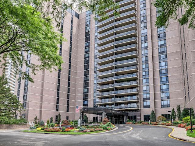 Apartment for sale in Fort Lee, New Jersey