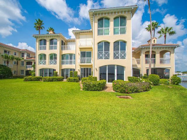 Apartment for sale in Vero Beach, Florida