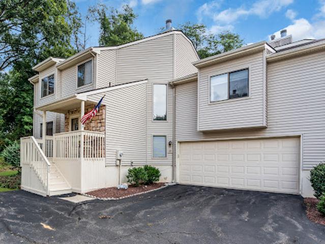 Apartment for sale in Middletown Township, Monmouth County