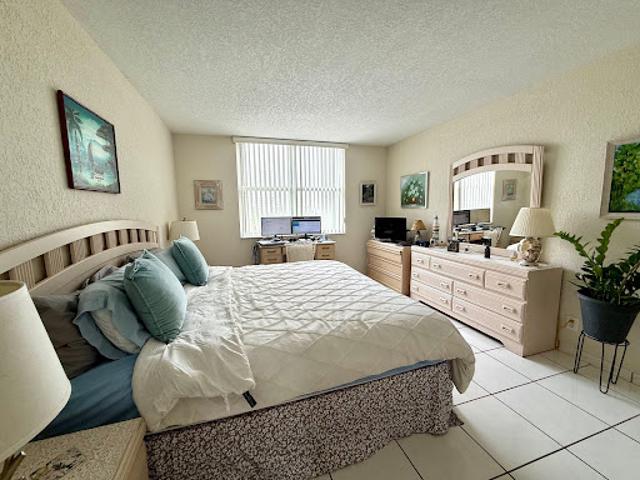 Apartment for sale in Pompano Beach, Florida