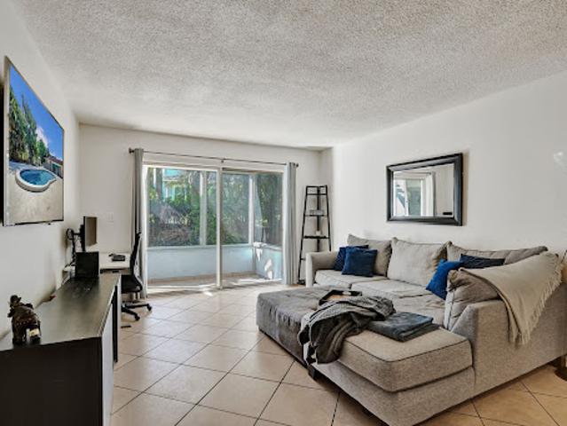 Apartment for sale in Hollywood Apartment for sale in Hollywood