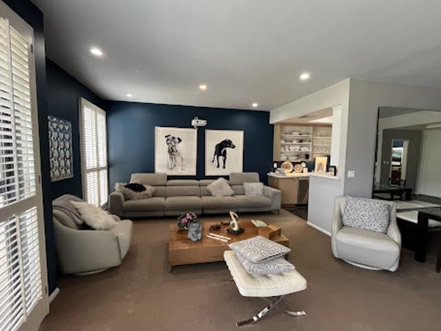 Apartment for sale in Canoga Park, California