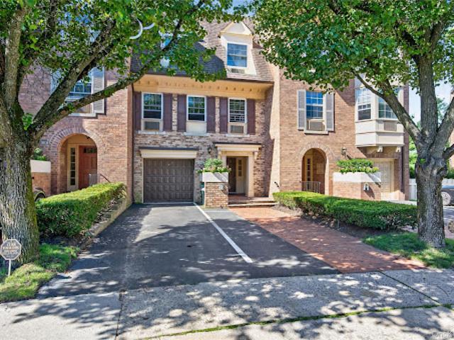 Apartment for sale in Bayside, New York