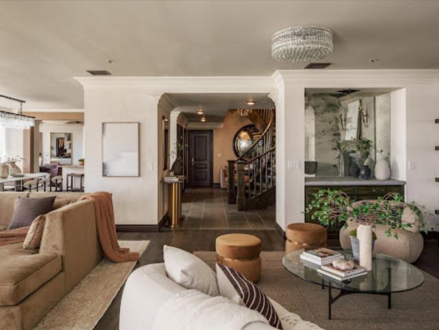 Apartment for sale in Canoga Park, California