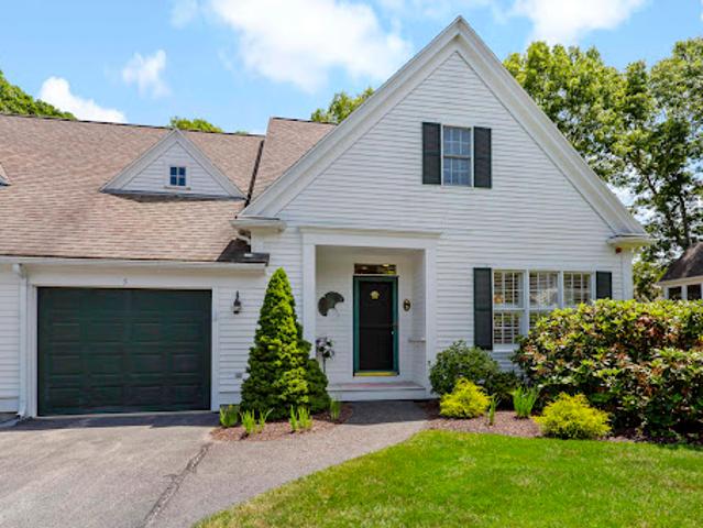 Apartment for sale in Mashpee, Massachusetts