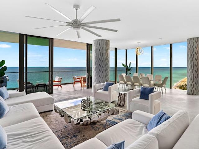Apartment for sale in Hallandale, Florida
