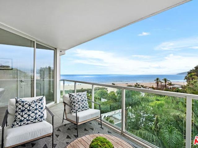 Apartment for sale in Santa Monica, California
