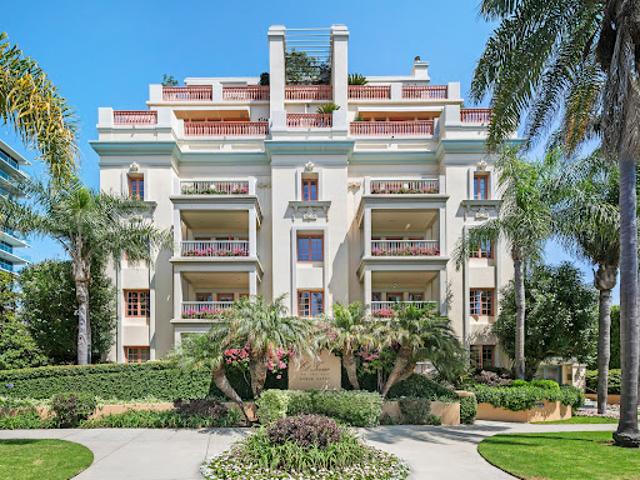 Apartment for sale in Santa Monica, California
