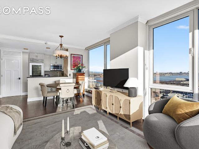 Apartment for sale in Arverne, New York