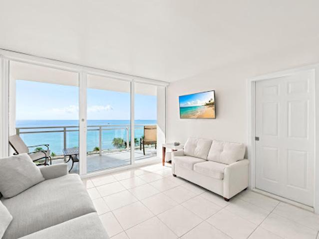Apartment for sale in Hallandale, Florida