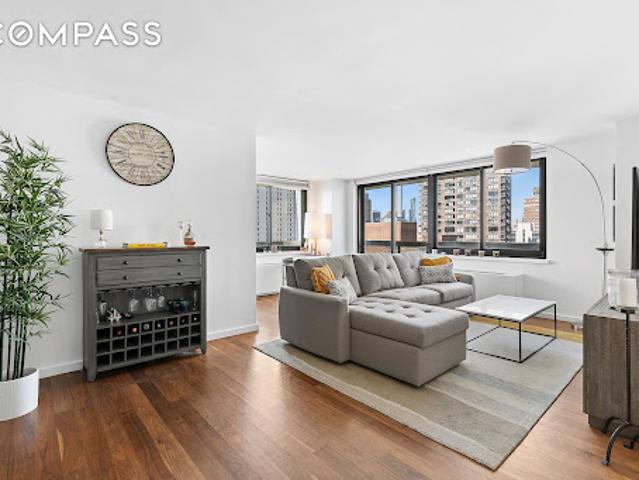 Apartment for sale in Arverne, New York