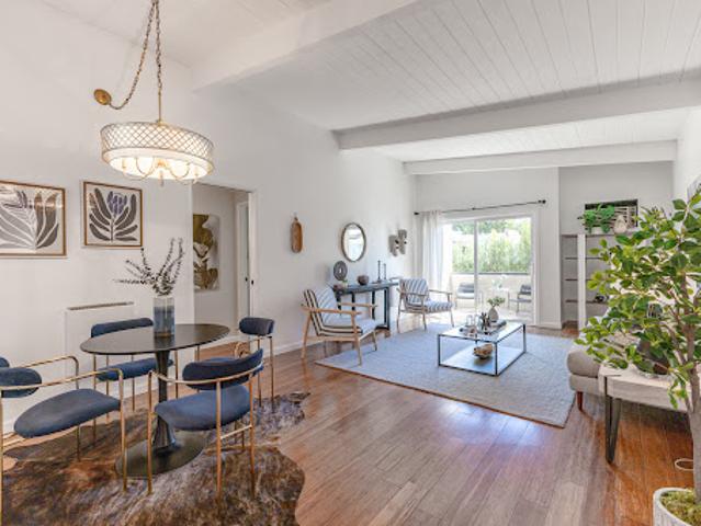 Apartment for sale in Canoga Park, California