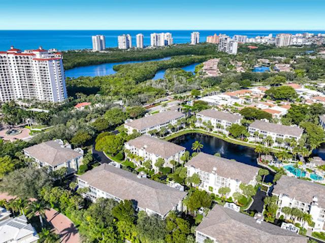Apartment for sale in Naples, Florida