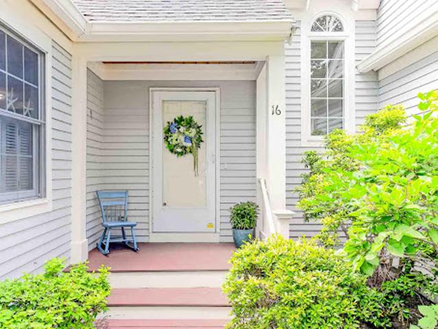 Apartment for sale in Mashpee, Massachusetts