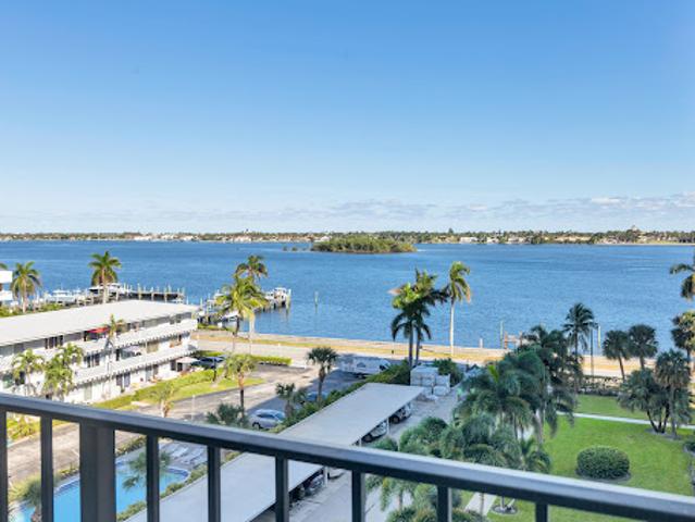 Apartment for sale in West Palm Beach Apartment for sale in West Palm Beach