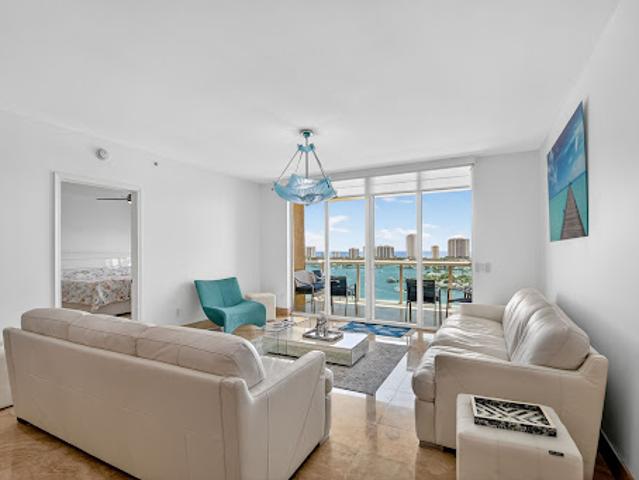 Apartment for sale in Riviera Beach, Florida