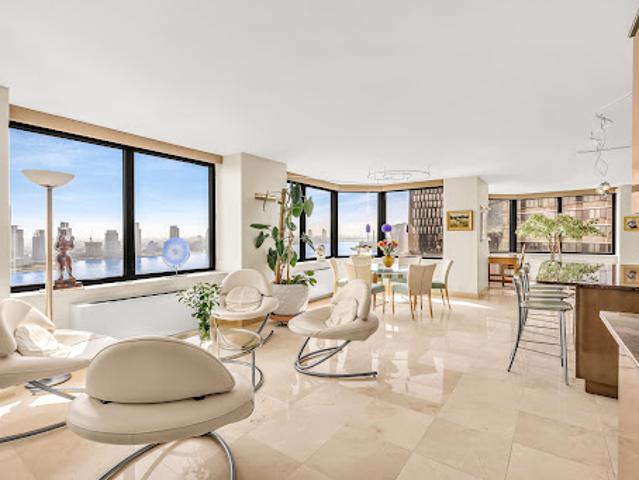 Apartment for sale in Arverne, New York