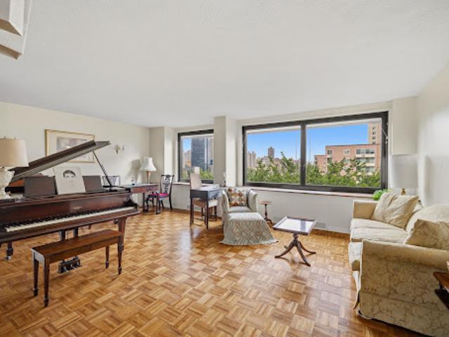 Apartment for sale in Arverne, New York