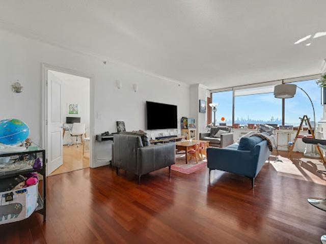 Apartment for sale in Fort Lee, New Jersey