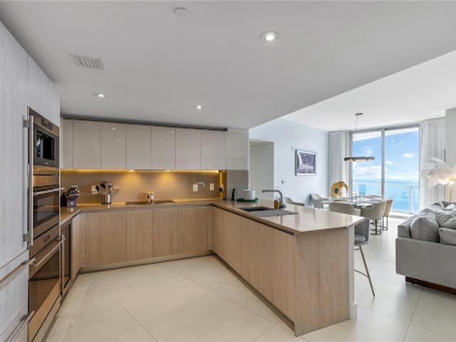 Apartment for sale in Hollywood, Florida