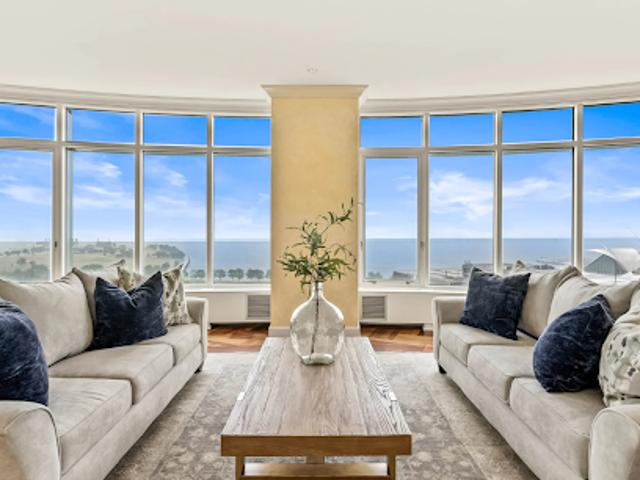 Apartment for sale in Milwaukee, Wisconsin