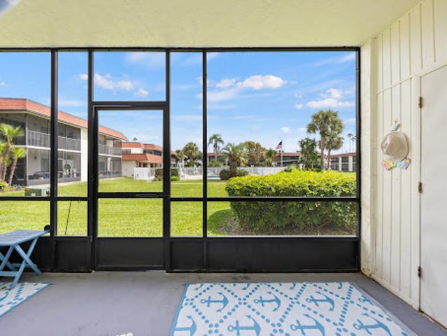 Apartment for sale in Cocoa Beach, Brevard County