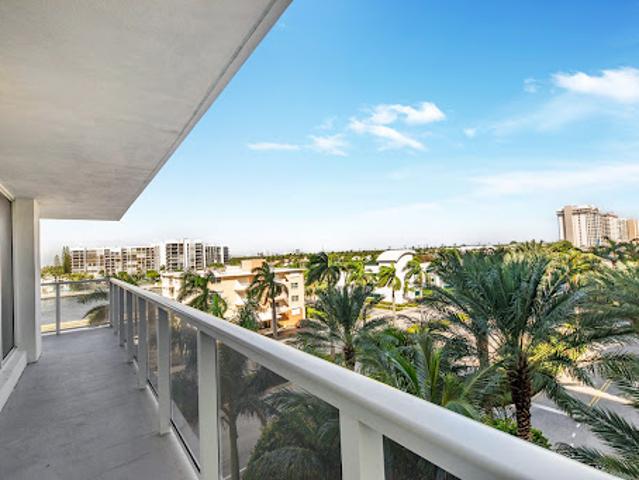 Apartment for sale in Hollywood Apartment for sale in Hollywood
