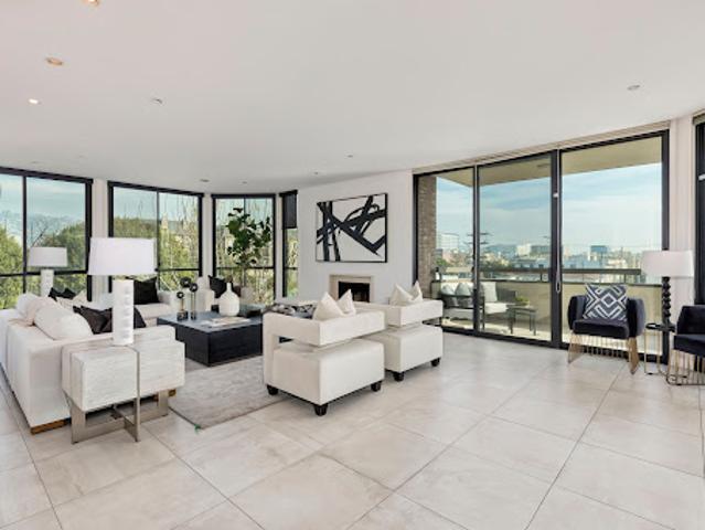 Apartment for sale in Beverly Hills