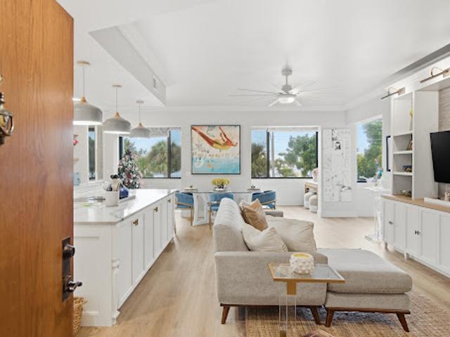 Apartment for sale in Stuart, Florida