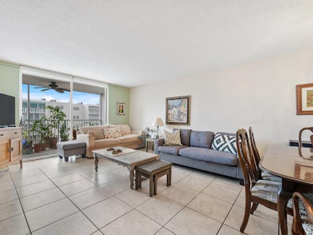 Apartment for sale in Hallandale Beach, Broward County