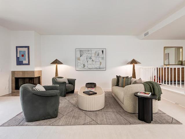 Apartment for sale in Canoga Park, California