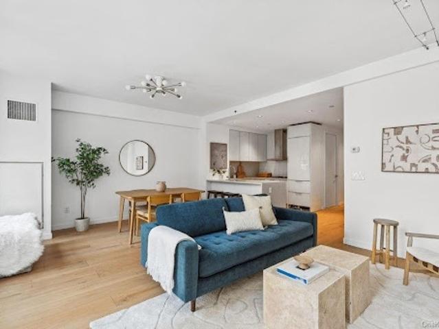 Apartment for sale in Arverne, New York