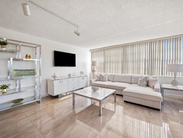 Apartment for sale in Pembroke Pines, Florida