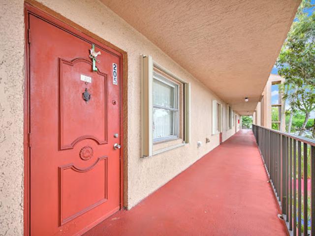 Apartment for sale in Margate, Florida