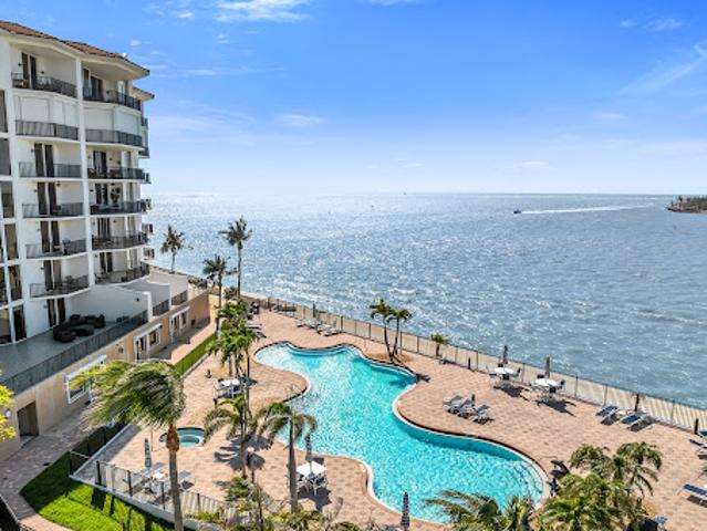 Apartment for sale in Naples, Florida