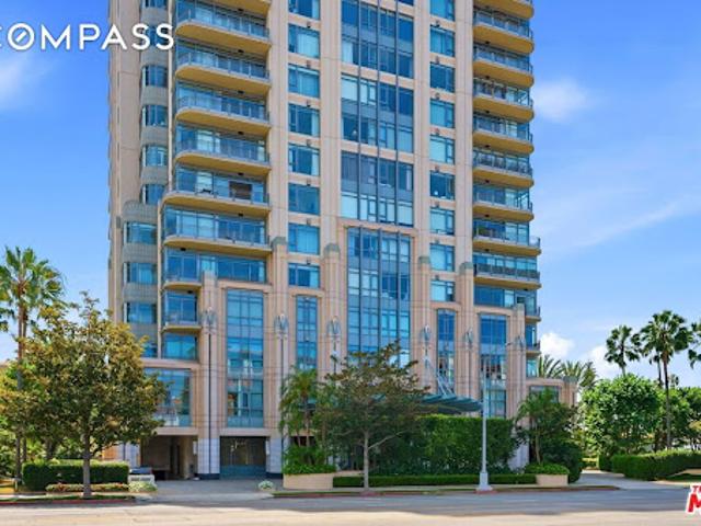 Apartment for sale in Canoga Park, California