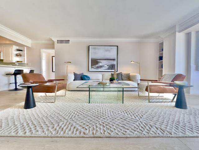 Apartment for sale in Los Angeles, California