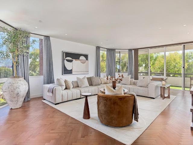Apartment for sale in Beverly Hills, California