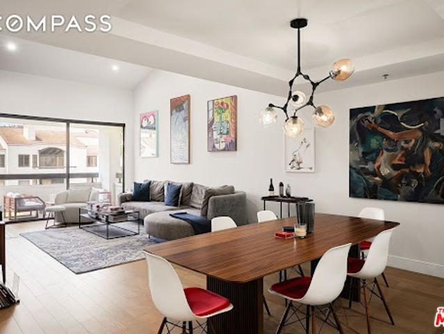 Apartment for sale in Canoga Park, California