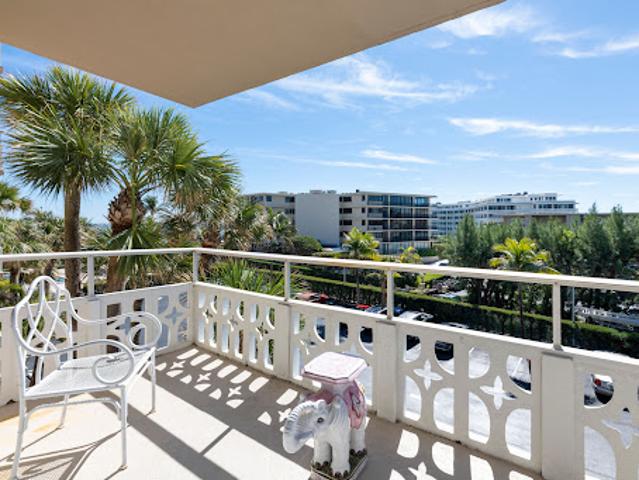 Apartment for sale in Palm Beach, Florida