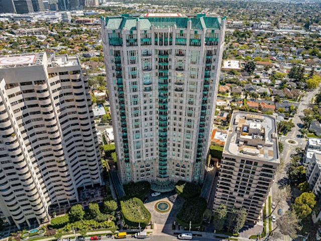 Apartment for sale in Canoga Park, California