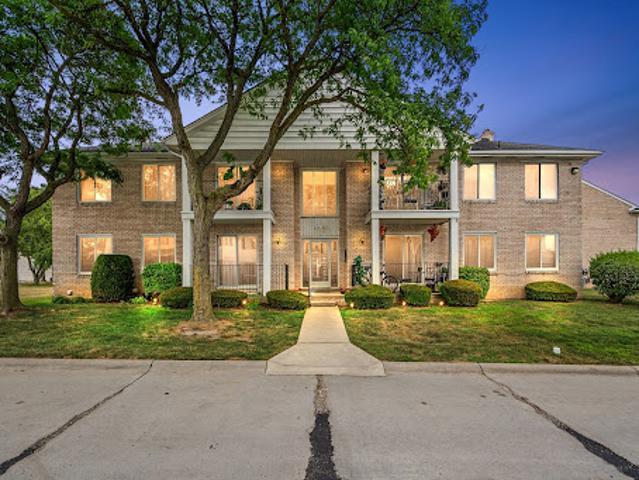 Apartment for sale in Sterling Heights