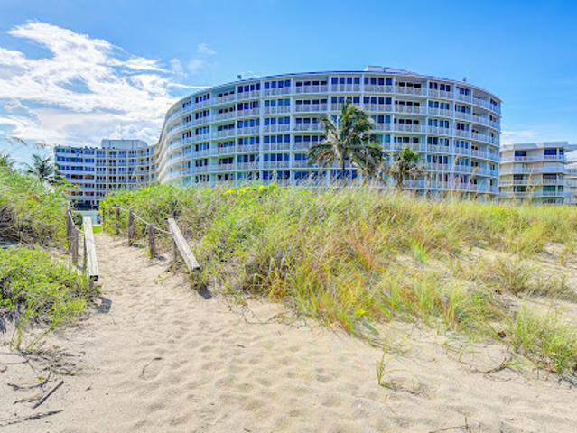 Apartment for sale in Palm Beach, Florida