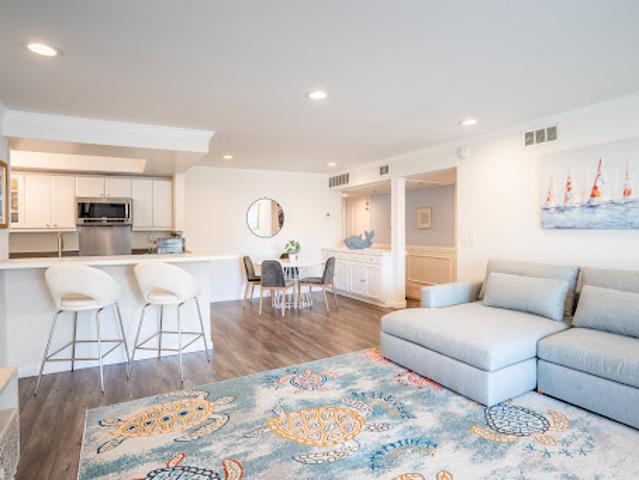 Apartment for sale in Canoga Park, California