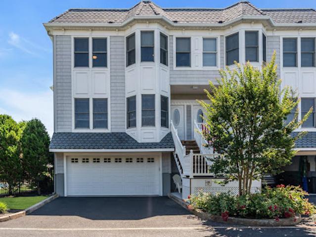 Apartment for sale in Point Pleasant Beach, New Jersey