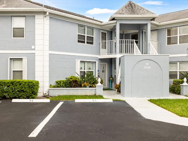 Apartment for sale in Stuart, Florida