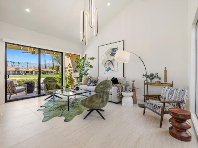 Apartment for sale in Palm Desert, California