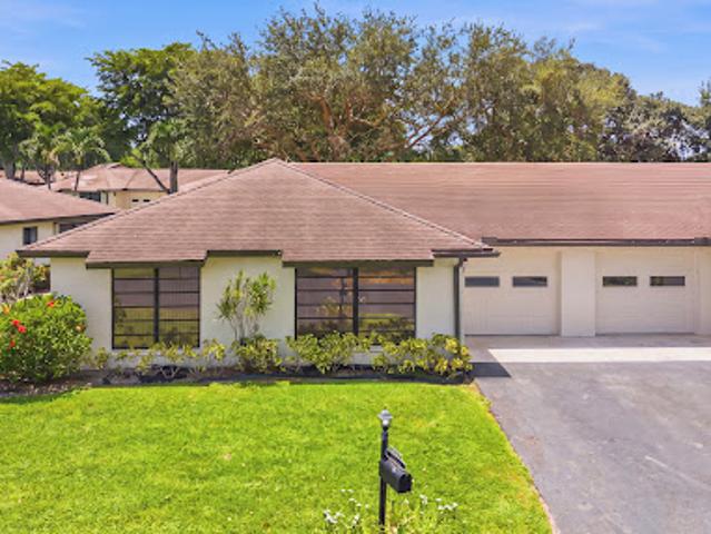 Apartment for sale in Boynton Beach, Florida