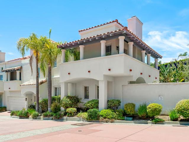 Apartment for sale in Malibu, California