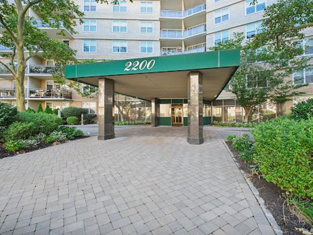 Apartment for sale in Fort Lee, New Jersey
